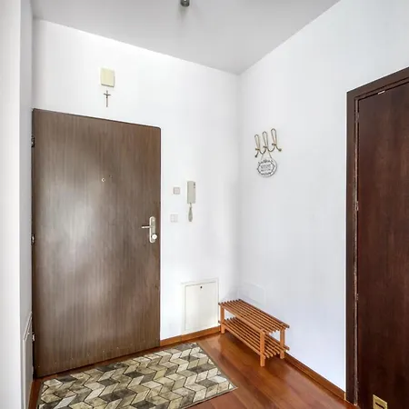 Apartment M&r Airport&business Premium Marina Mokotow - Parking - Wifi - Netflix - Self Check-in, Terrace - Guarded Estate - Waw Chopin Airport *